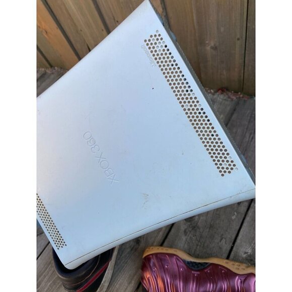 Microsoft Xbox 360 60GB Console ONLY - UNTESTED - Picture 3 of 10